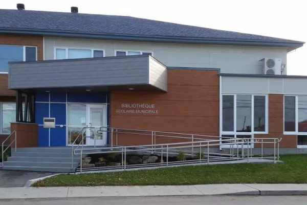 Bibliothèque municipale-scolaire de Daveluyville